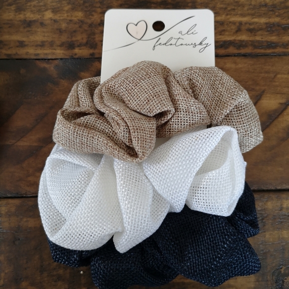 Accessory Lot - Picture 4 of 10